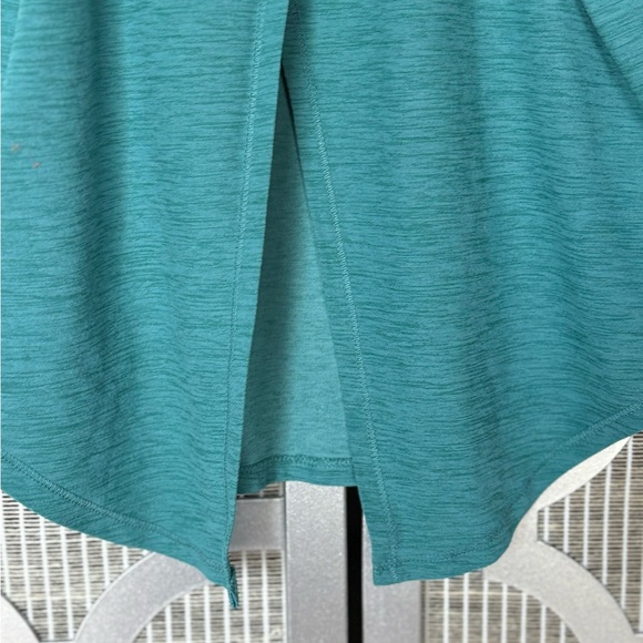 Sleeveless Teal Women's Top - Picture 5 of 6